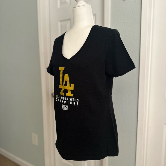 Fanatics Black & Gold Los Angeles Dodgers 2020 World Series Champion V-Neck Tee - Picture 3 of 6